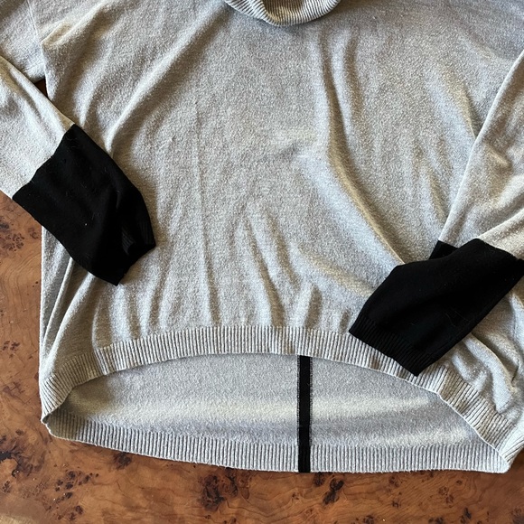 Verve Ami Black and Gray Cowl Neck Sweater size medium - Picture 9 of 9